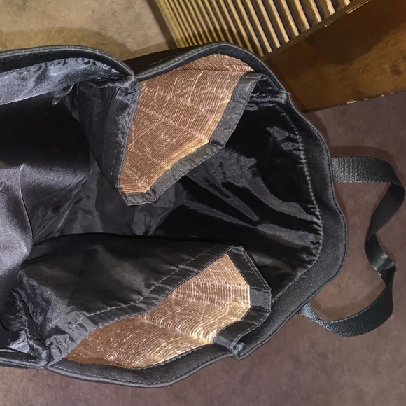 Victoria's Secret 👜 🍾 Limited 🤩 Black/Gold 2 side Insulated Wine CoolerTote - Picture 2 of 7